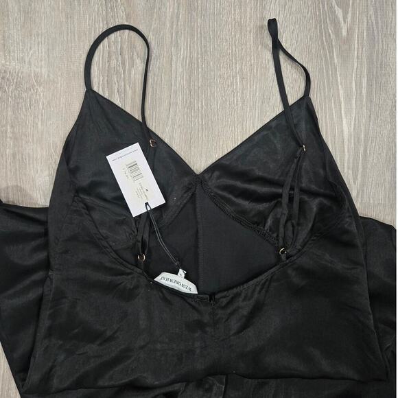 NWT WeWoreWhat Black Satin Wide Leg Jumpsuit size M - Picture 3 of 10